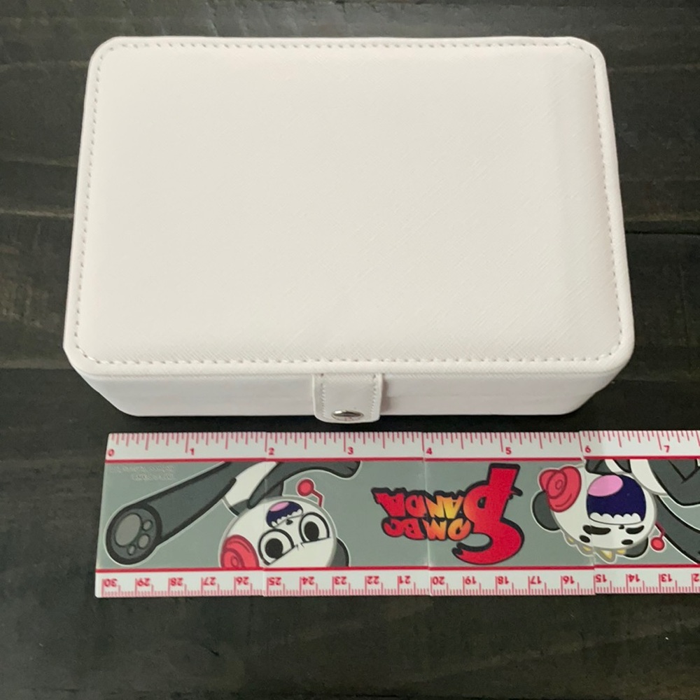 White jewelry case